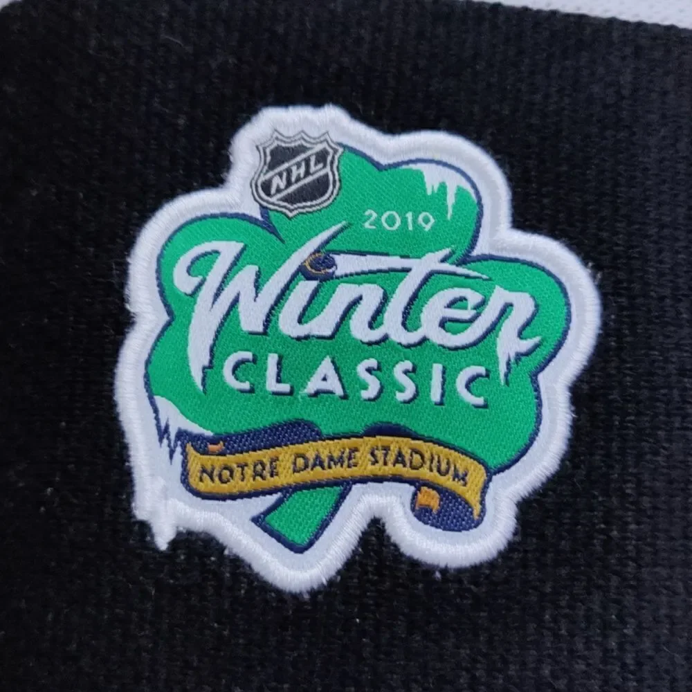 NWT Winter Classic at Notre Dame Chicago Blackhawks scarf